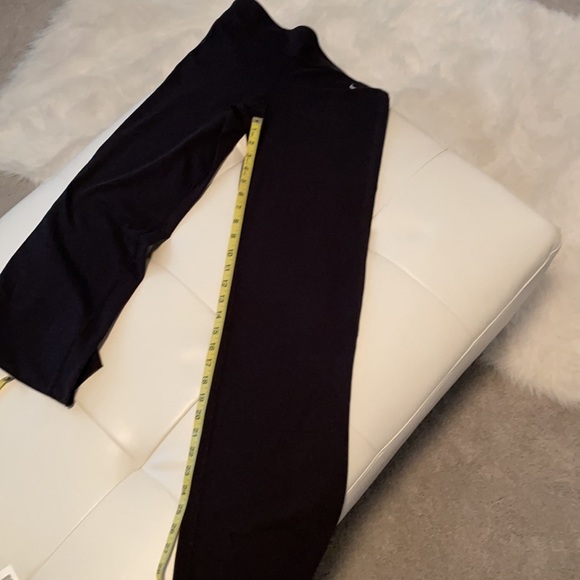 Women’s black Nike dry fit yoga pants - Picture 6 of 7